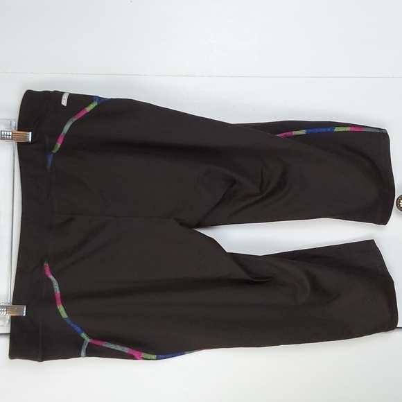Danskin Womens Black W/ Multi-Color Workout Capri Leggings Athletic gym Sz.XL - Picture 5 of 8